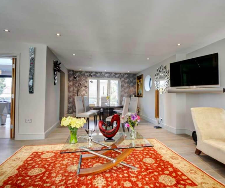 Builders in High Wycombe - Freshly renovated living room with added dining area